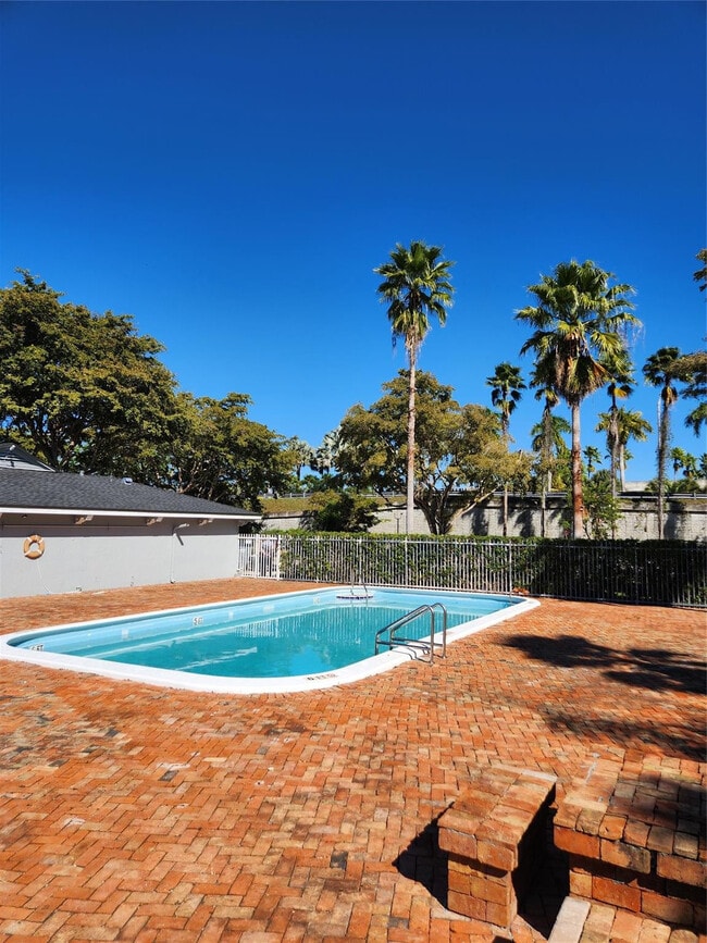 Building Photo - 9001 SW 77th Ave