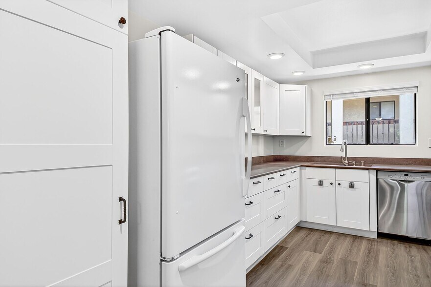 Building Photo - 2001 E 21st St