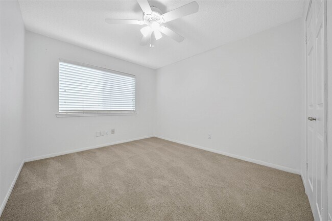 Building Photo - 9 W Lance Leaf Rd