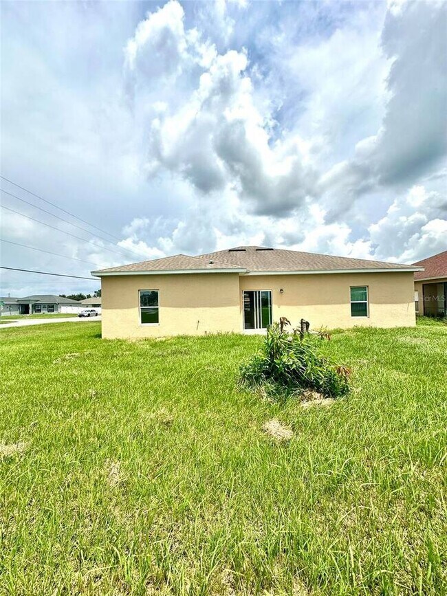 Building Photo - 102 Aurelia Ct