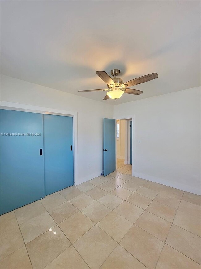 Building Photo - 3690 SW 24th St