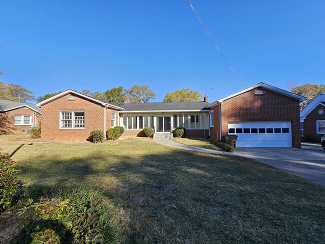 Building Photo - 541 W Sumter St