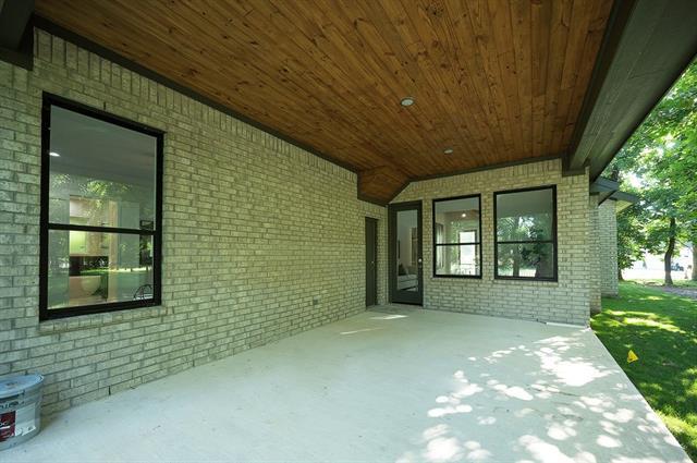 Building Photo - 225 St Andrews Dr