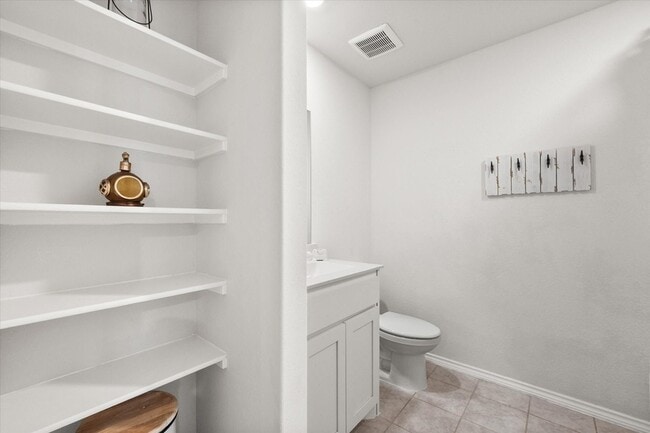 Building Photo - 105 Greengate Dr