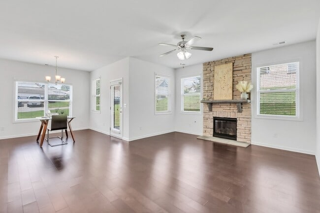 Building Photo - 8028 Forest Hills Dr