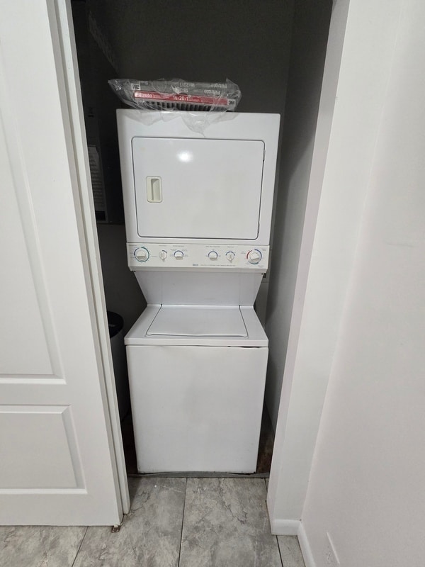 Building Photo - 503 W Grace St