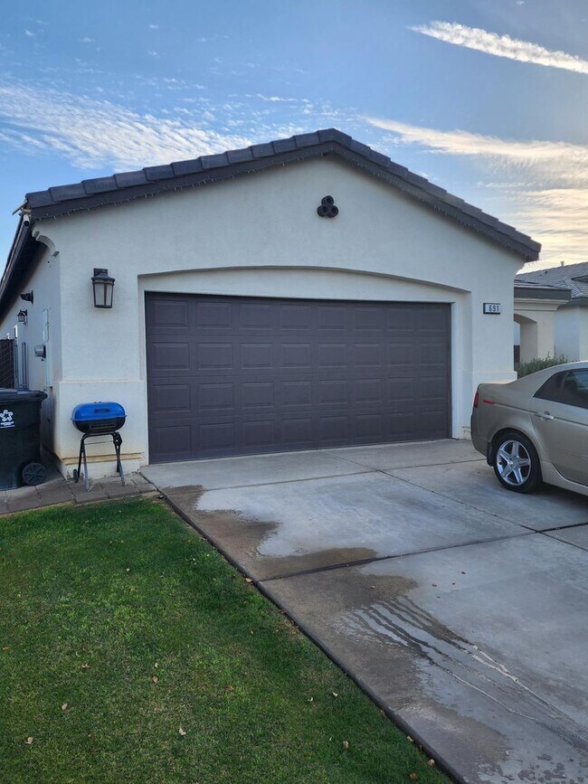 Building Photo - Charming 4 bed / 2 bath Home for Rent