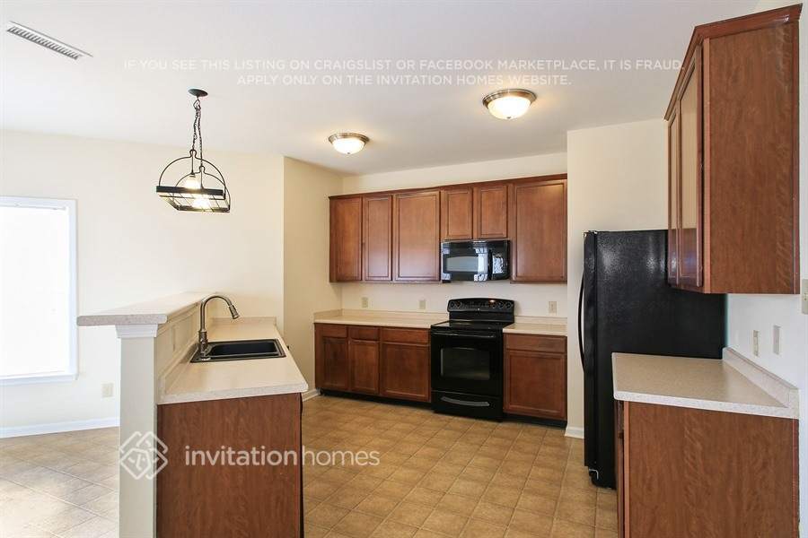 Building Photo - 329 Zander Woods Ct