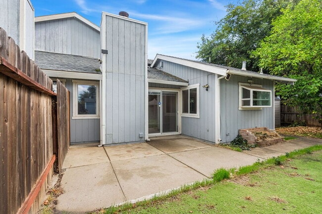 Building Photo - 9417 Aizenberg Cir