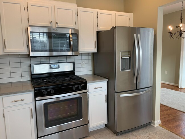 Building Photo - 4138 Fountainside Ln