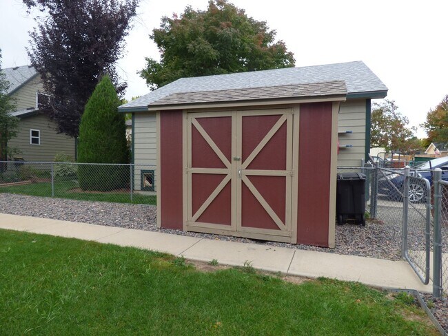 Building Photo - Merry Christmas!  This home is available now, with December rent free!