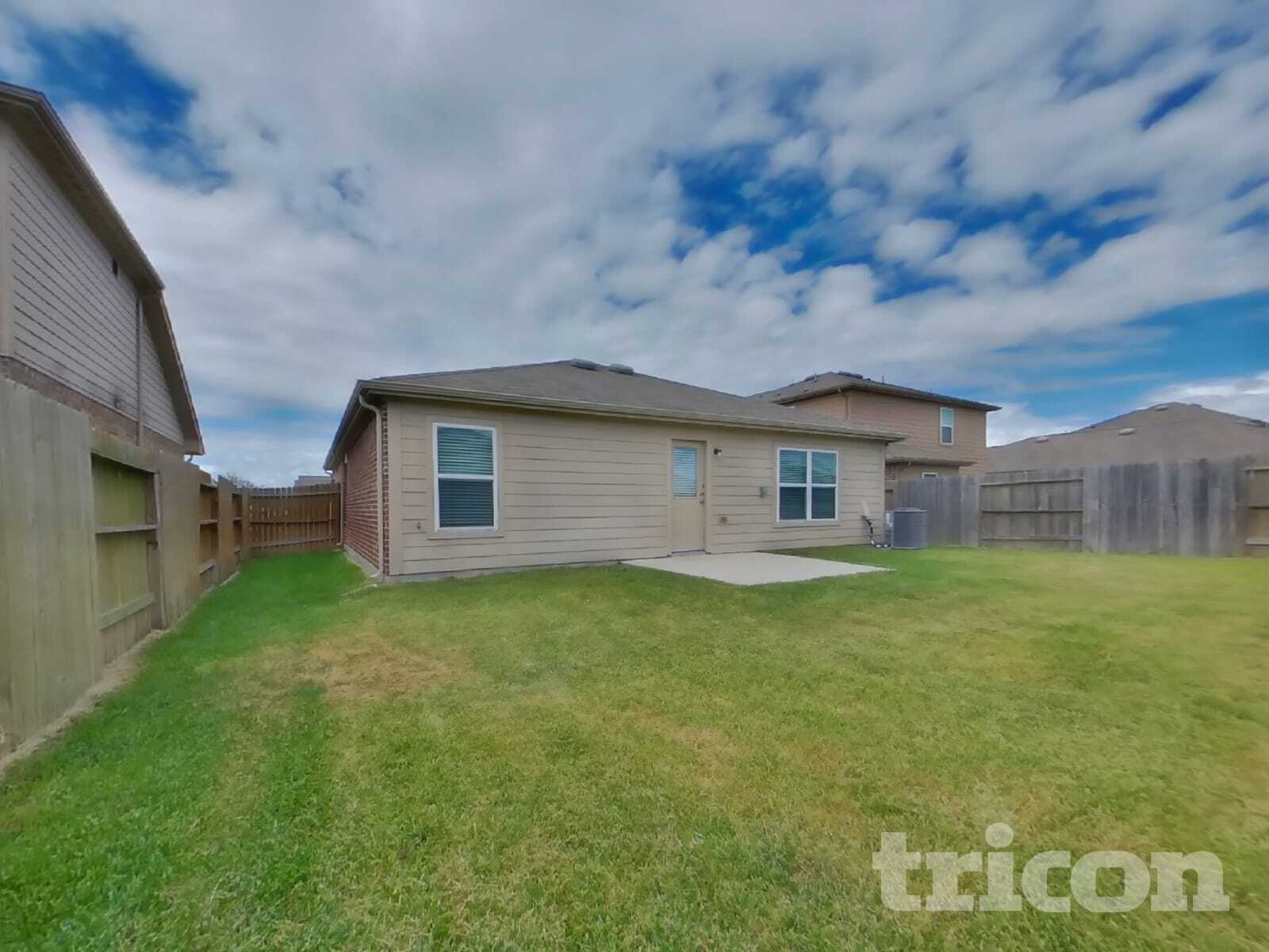 Building Photo - 524 Red Dusk Paint Dr