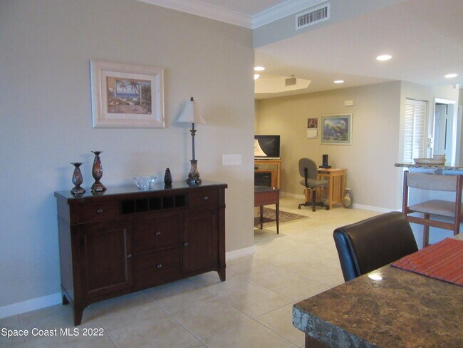 Building Photo - 8951 Lake Dr