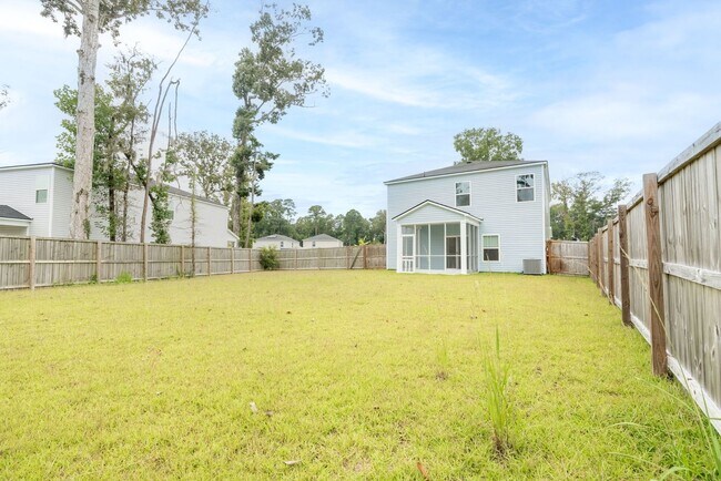Building Photo - Bright & Spacious Living in Charleston’s Grand Bees!