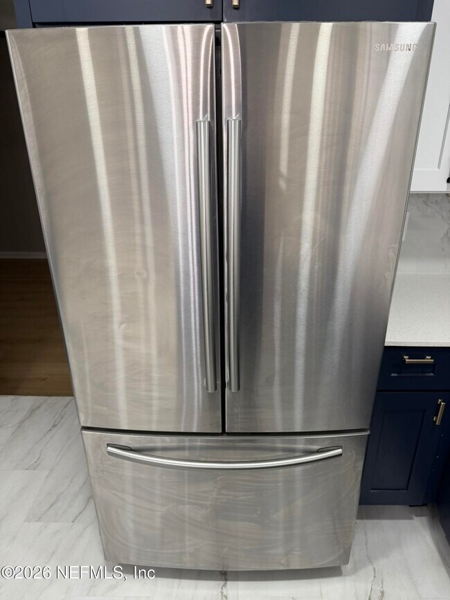 Building Photo - 85064 Radio Ave