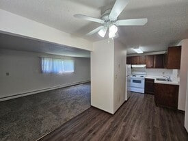 Building Photo - 725 2nd Ave W