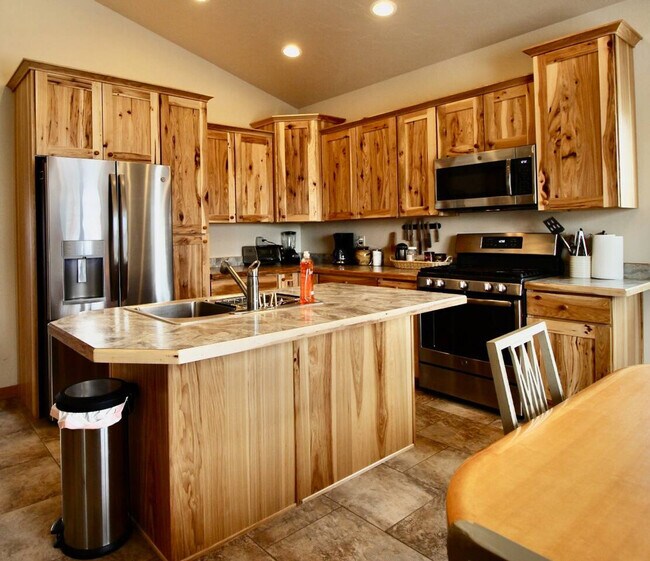 Building Photo - 783 MT-2