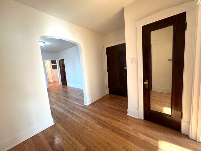 Building Photo - West Ridge Renovated Two Bedroom One Bath