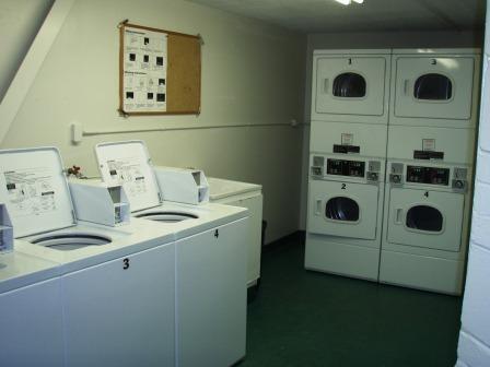 Building Photo - 245 Kelton St