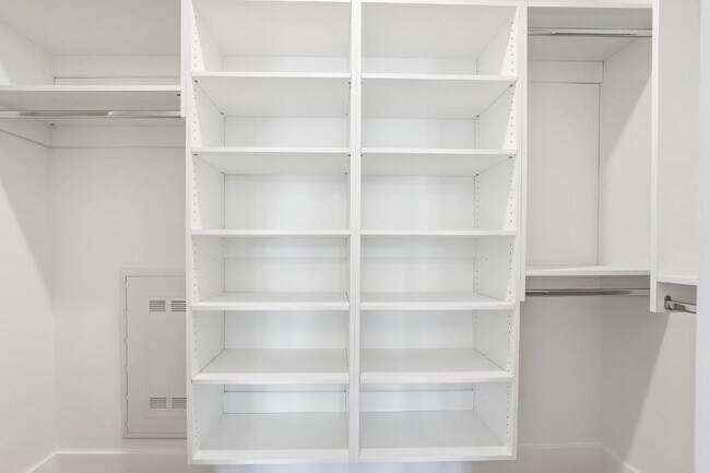 Building Photo - 35 Orchard St