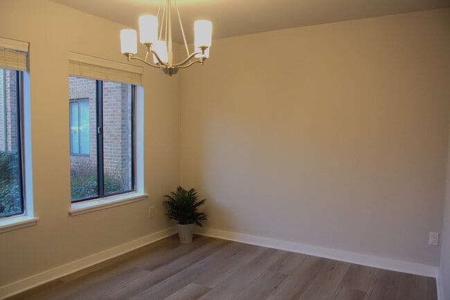 Building Photo - 11315 Commonwealth Dr