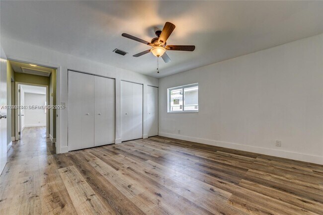 Building Photo - 2363 SW 21st Ter