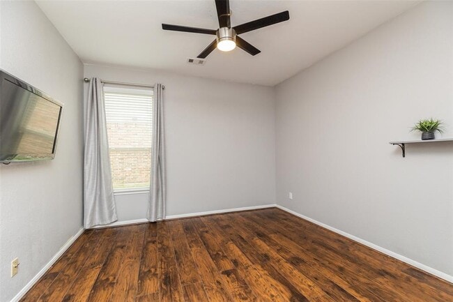 Building Photo - 4506 Hidden Oaks Wy