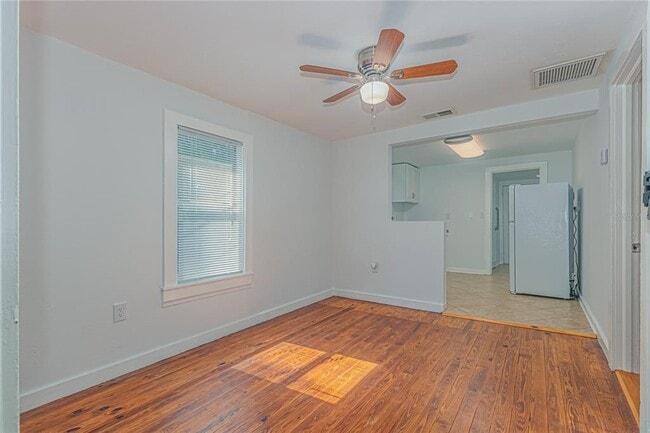 Building Photo - 1120 E Minnesota Ave