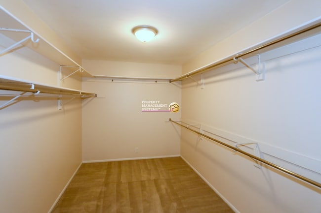 Building Photo - 601 E 4010 S