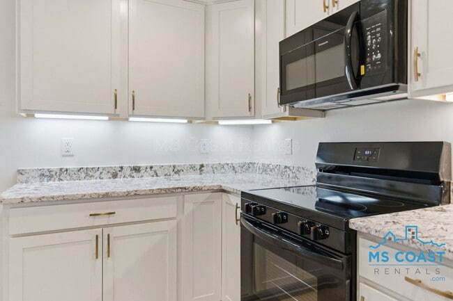 Building Photo - 14320 Southern Ave