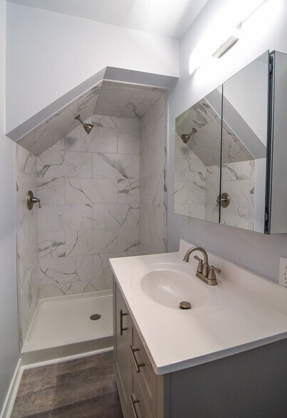 Building Photo - 5938 5th Ave