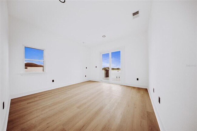 Building Photo - 156 Caladium Ave
