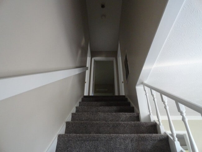 Building Photo - Countrytown Townhomes Hope Mills, NC