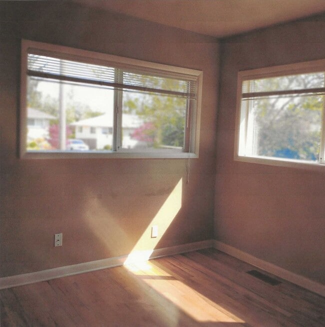 Building Photo - Available August 6th: Must See Mid Century...