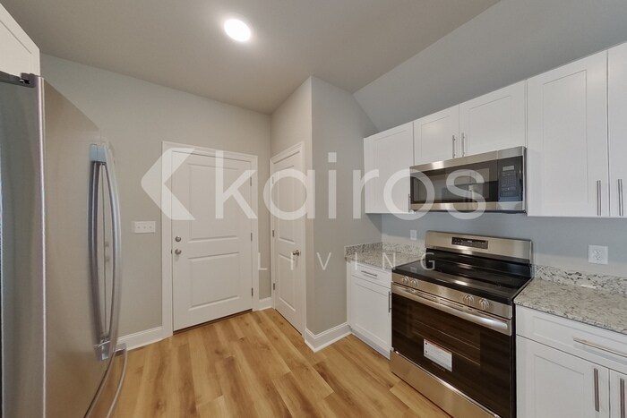 Building Photo - 13736 Willowmore Dr