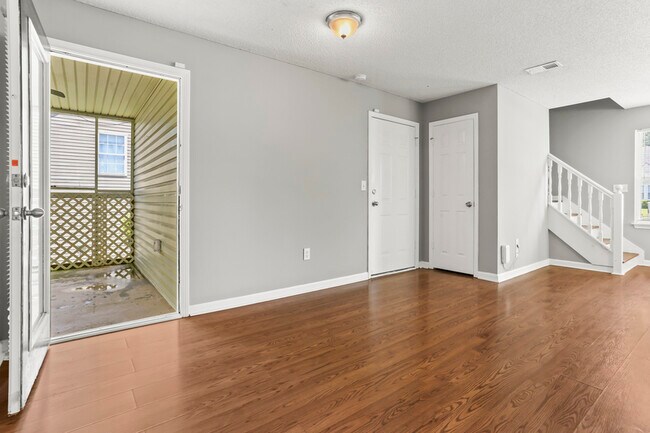 Building Photo - 3141 W Point Cir