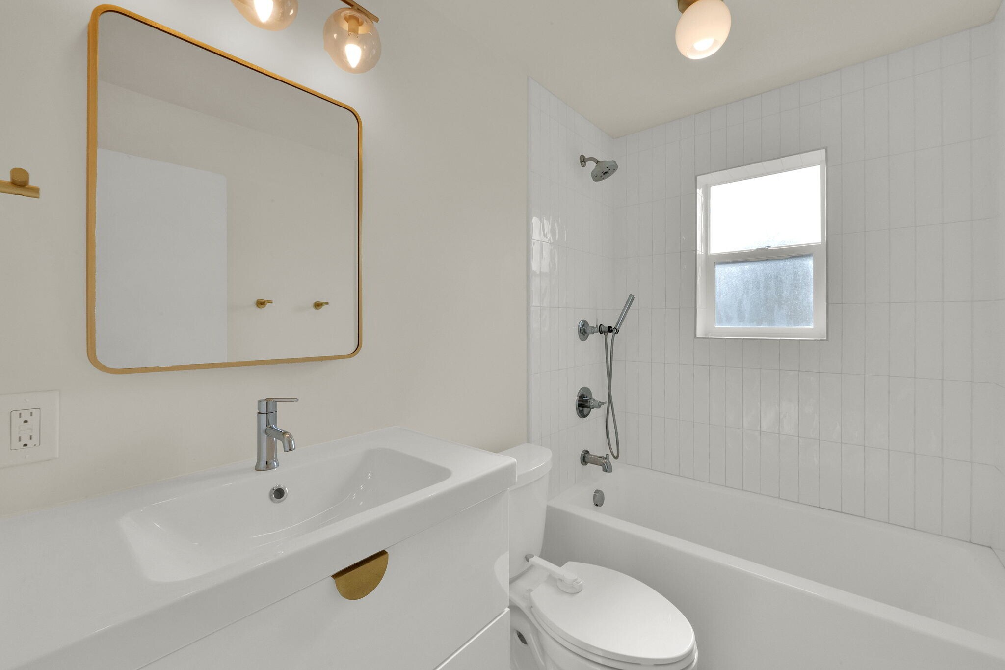 Building Photo - 60 E 1700 S