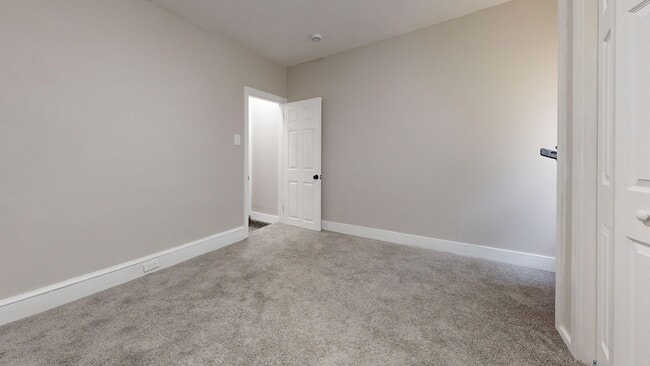 Building Photo - Updated 2-Bedroom Home with Bonus Room