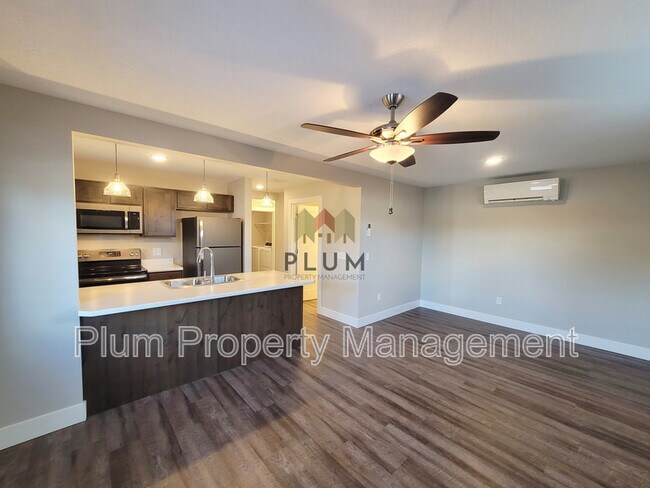 Building Photo - 1611 Montana St