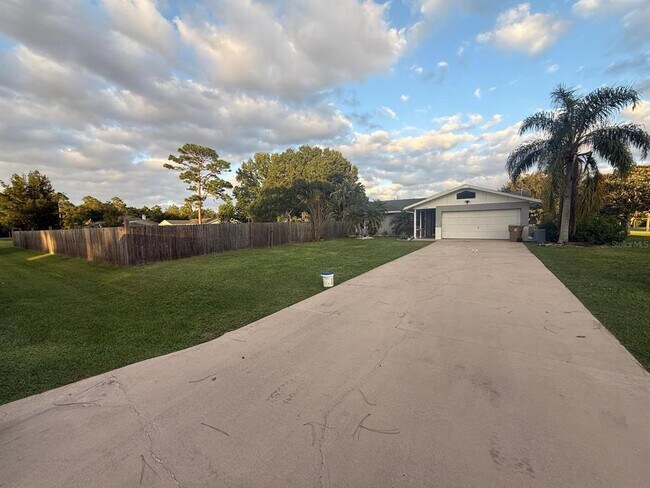 Building Photo - 2201 Hickory Wood Ct