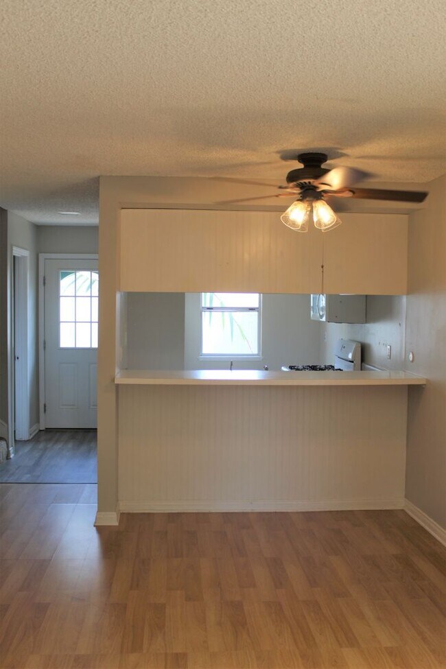 Building Photo - 2593bay