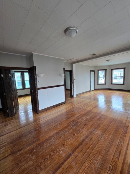 Building Photo - 219 Whitman St