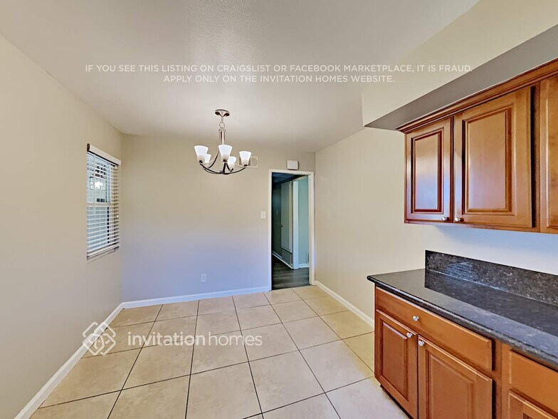 Building Photo - 2501 Cordova Ln