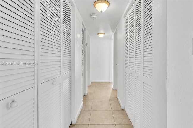 Building Photo - 7201 Miami Lakes Dr