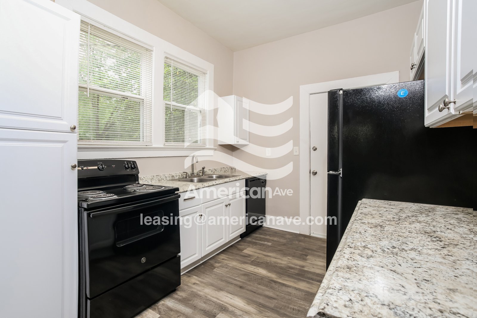 Building Photo - 2116 Pinehurst Rd