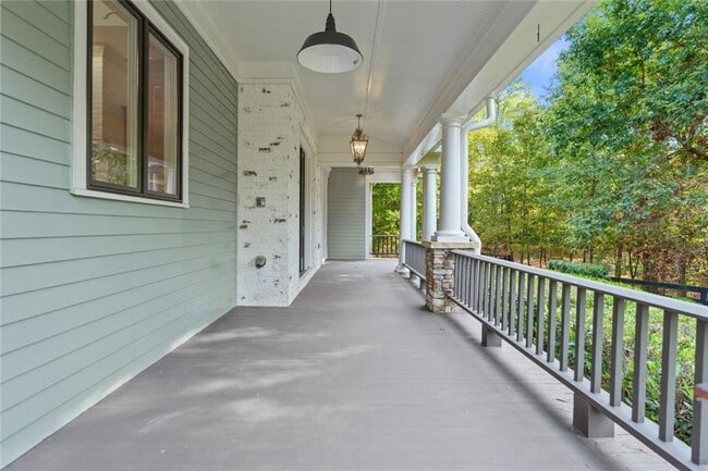 Building Photo - 390 Hembree Rd