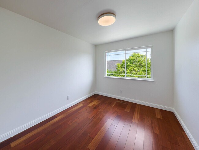 Building Photo - 3104 San Andreas Dr