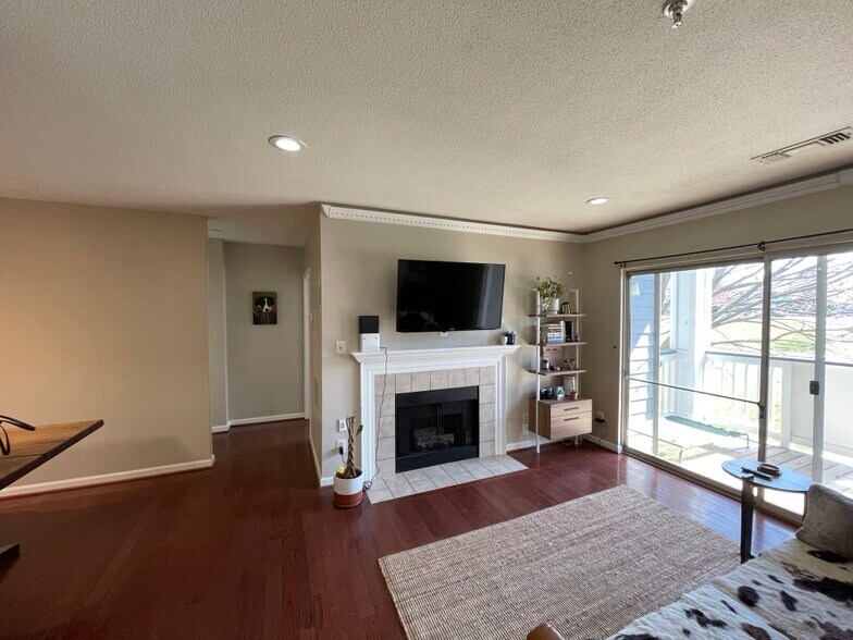 Building Photo - 20311 Beechwood Ter