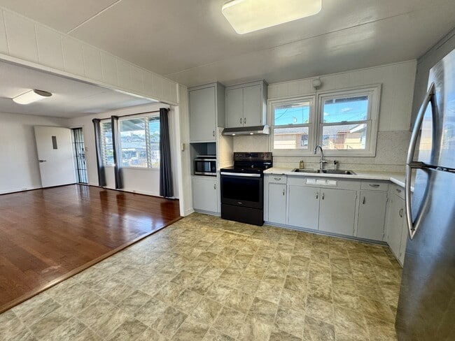 Building Photo - 829 Nanakai Pl