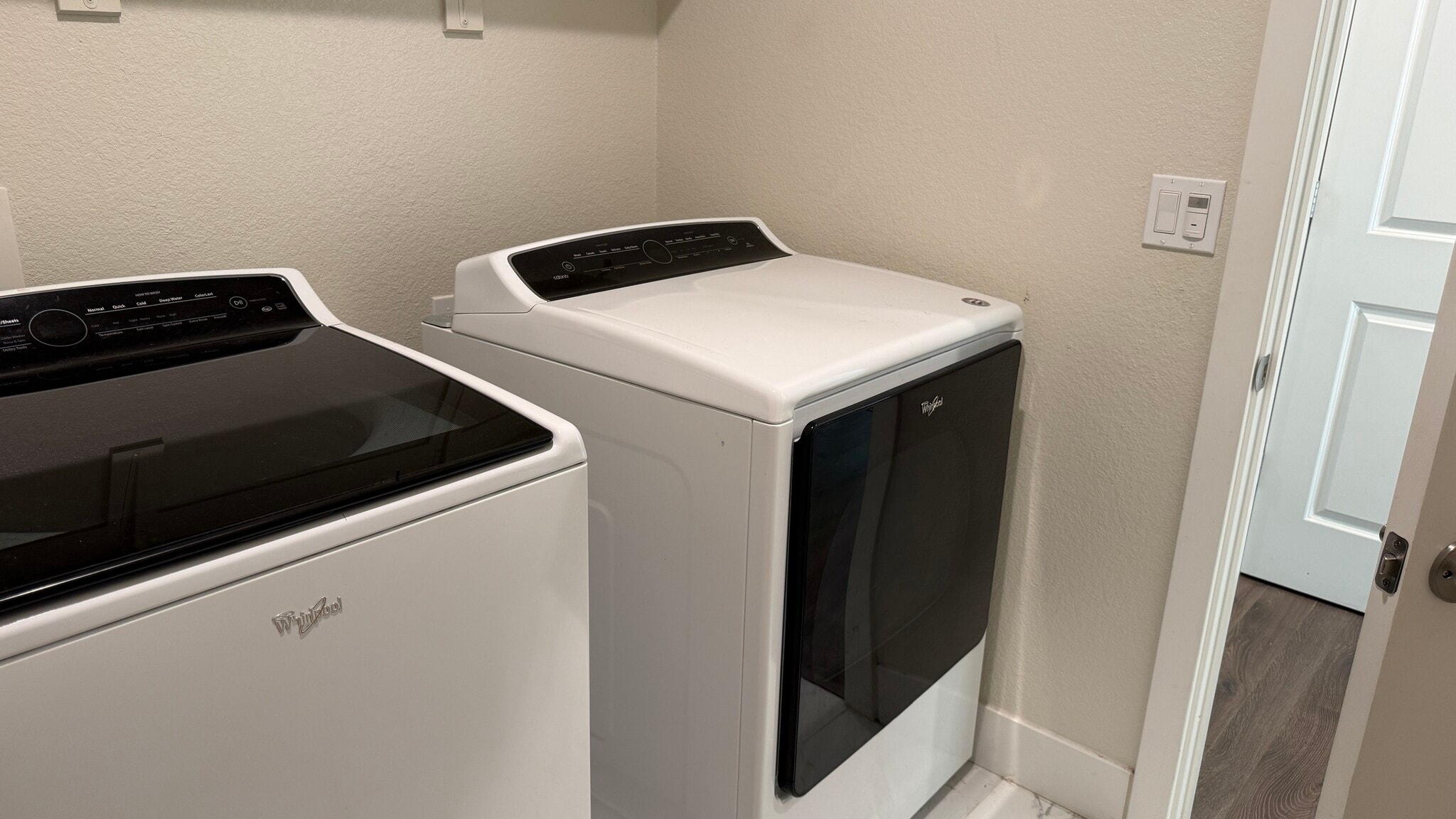laundry room, washer, dryer - 829 Bamboo Dr